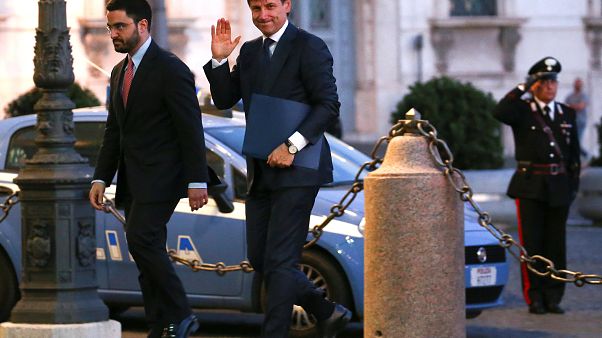 Ιταλία: Κλείδωσε η συμφωνία Λέγκας- Πέντε Αστέρων για κυβέρνηση Ιταλία: Κλείδωσε η συμφωνία Λέγκας- Πέντε Αστέρων για κυβέρνηση