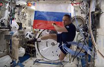 Ρώσοι κοσμοναύτες "τέσταραν"' την μπάλα του πρώτου παιγνιδιού του Μουντιάλ στο Διάστημα