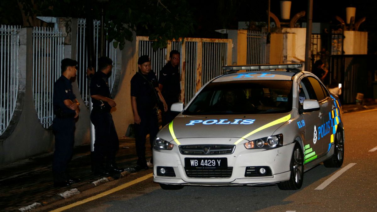 السلطات الماليزية تعتقل 15 شخصا بتهمة التشدد 