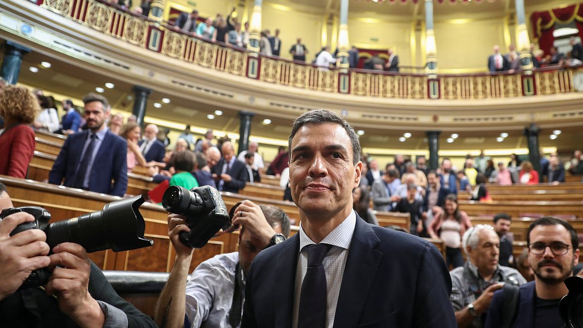 180 Mal "Sí": Rajoy abgewählt, Sánchez regiert Spanien