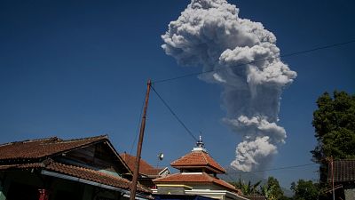 Неспокойный вулкан Мерапи