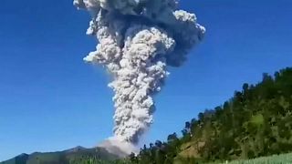 Vulkan Merapi: Kilometerhohe Aschefontäne