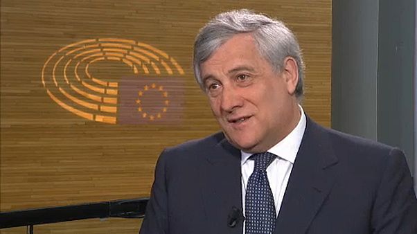 "Be kell tartani a szabályokat, de módosítani is lehet őket" "Be kell tartani a szabályokat, de módosítani is lehet őket"