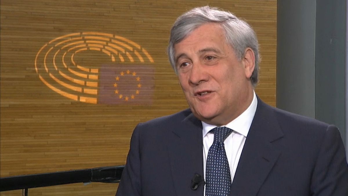 Tajani: "Los italianos somos libres para decidir nuestro futuro"