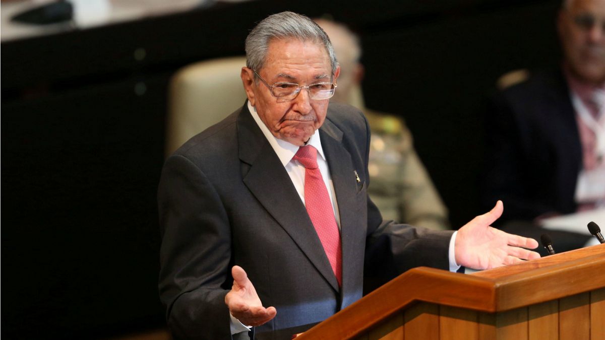 الرئيس الكوبي السابق راؤول كاسترو يتحدث خلال الجمعية الوطنية في هافانا