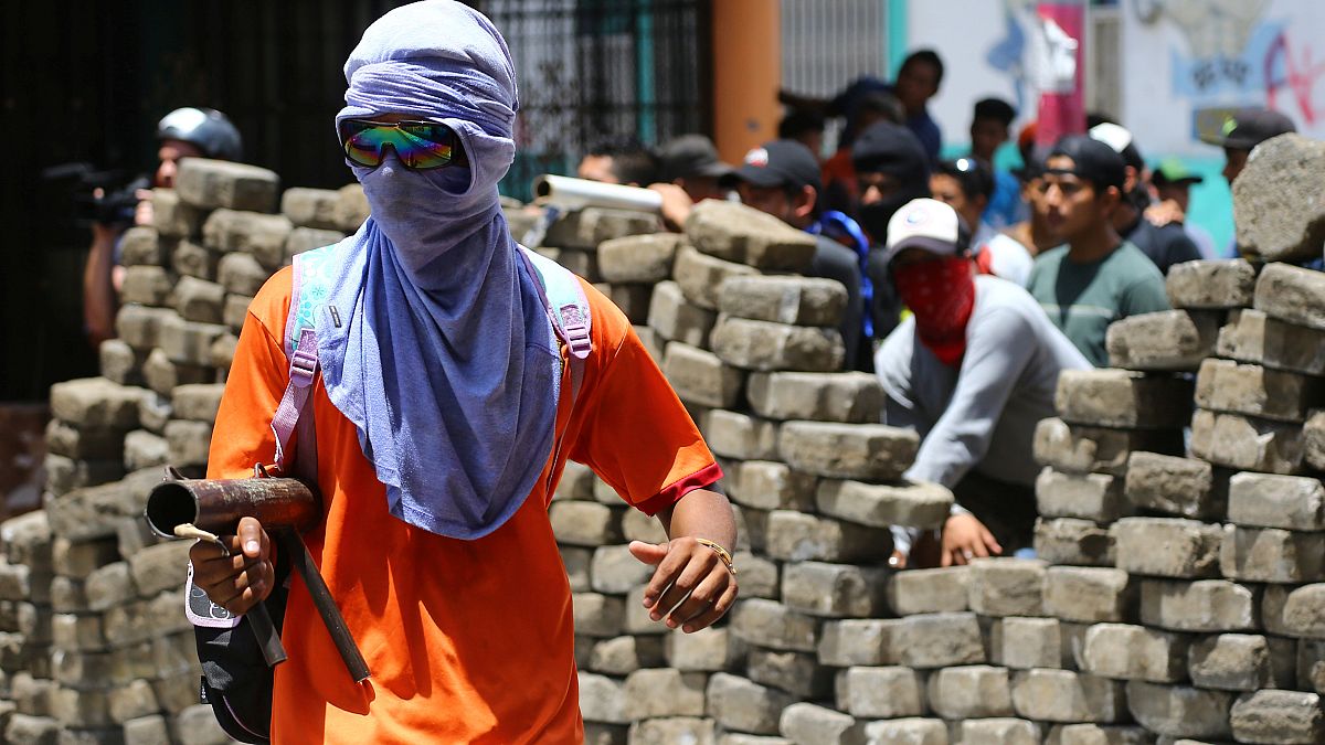 Nikaragua'da tansiyon yüksek: Ölü sayısı 100'ü geçti