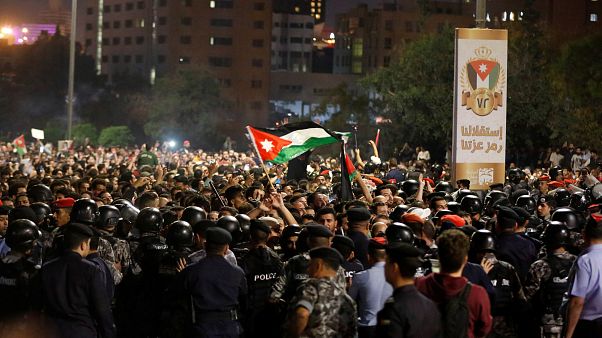 Giordania: scontri in manifestazioni contro il carovita, feriti Giordania: scontri in manifestazioni contro il carovita, feriti