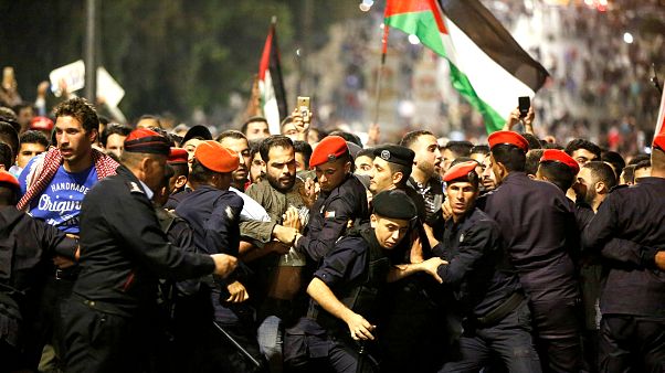 Ürdün'de hükümet protesto edildi Ürdün'de hükümet protesto edildi