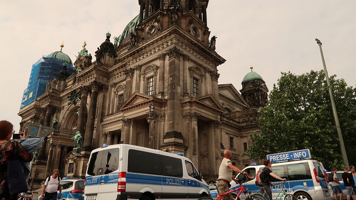 Schüsse am Dom in Berlin