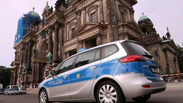 La police blesse un homme dans la cathédrale de Berlin La police blesse un homme dans la cathédrale de Berlin