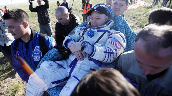 Retour sur terre pour trois astronautes Retour sur terre pour trois astronautes