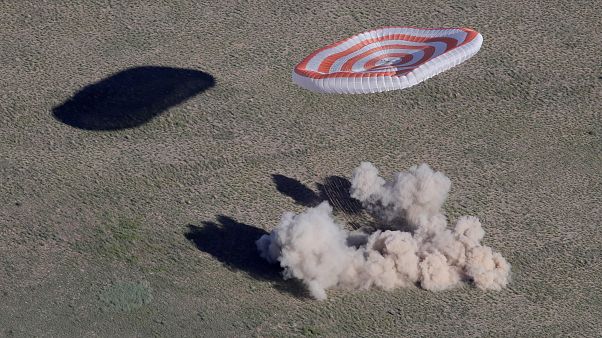 Soyuz regressa a casa Soyuz regressa a casa