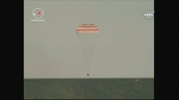 Soyuz de volta à Terra Soyuz de volta à Terra