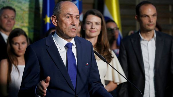 Slovenya'da seçimin galibi göçmen karşıtı SDS Slovenya'da seçimin galibi göçmen karşıtı SDS