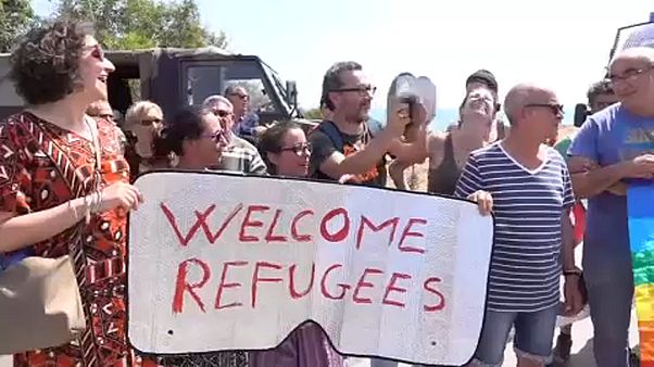 Σικελία: Διαδήλωση υπέρ προσφύγων - κατά Σαλβίνι Σικελία: Διαδήλωση υπέρ προσφύγων - κατά Σαλβίνι