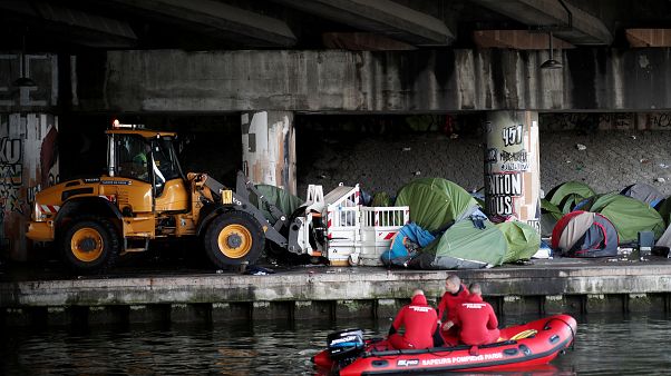Paris räumt zwei weitere illegale Migrantenlager Paris räumt zwei weitere illegale Migrantenlager