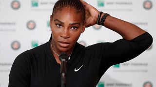 Serena Williams abandona Roland Garros por dolores en el pecho