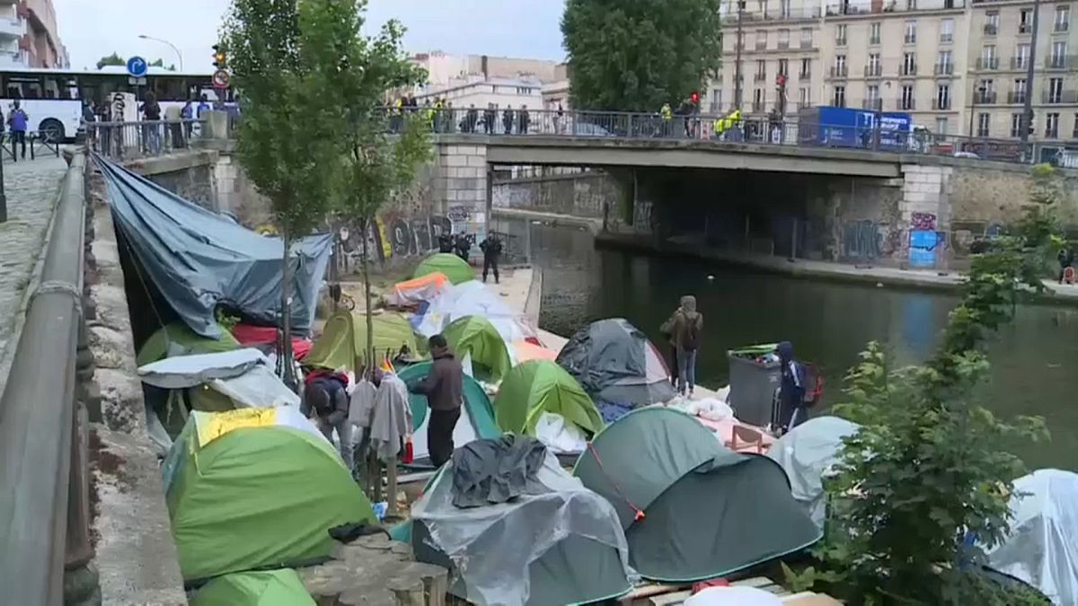 Migranten-Zeltlager in Paris geräumt 