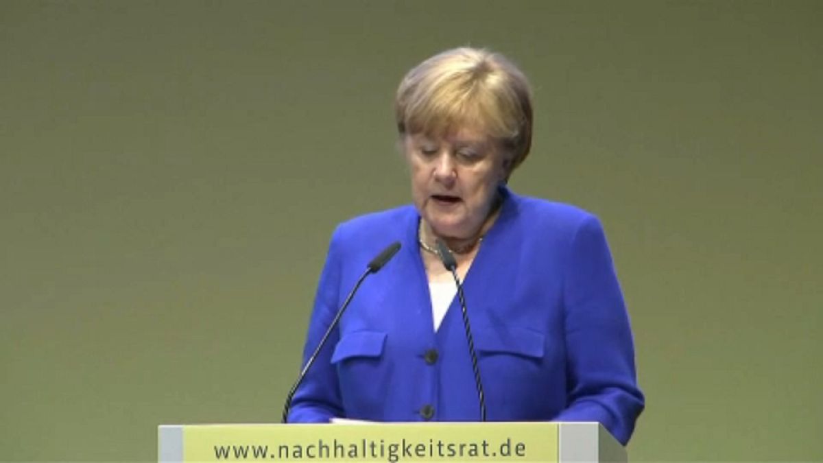 Меркель ответила Макрону