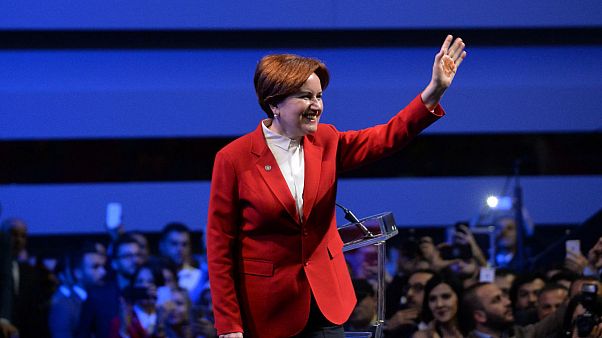 Akşener: Öğretmenlerin hepsini kadroya alacağım Akşener: Öğretmenlerin hepsini kadroya alacağım