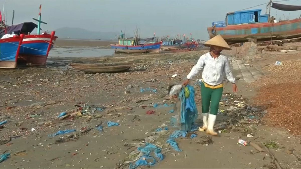 Plastic chokes Vietnam's shoreline