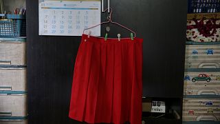 Şort giymek isteyen erkek öğrencilere 'etek giyin' teklifi