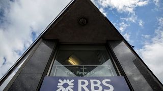 Η Βρετανία πούλησε το 7,7% της Τράπεζας της Σκωτίας