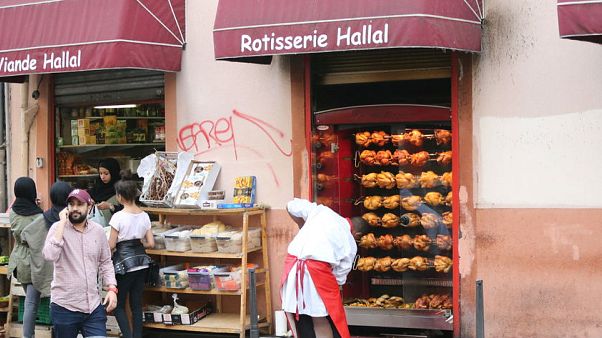 Ramazan'la yüzü değişen semtler: Fransa Lyon'dan Ramazan manzaraları Ramazan'la yüzü değişen semtler: Fransa Lyon'dan Ramazan manzaraları