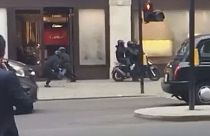 A bordo de un escúter, el robo de moda en Londres