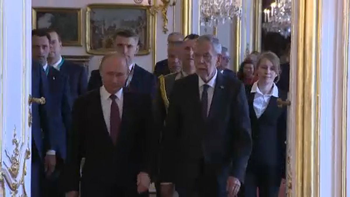 V. Putyin baráti látogatást tett Bécsben