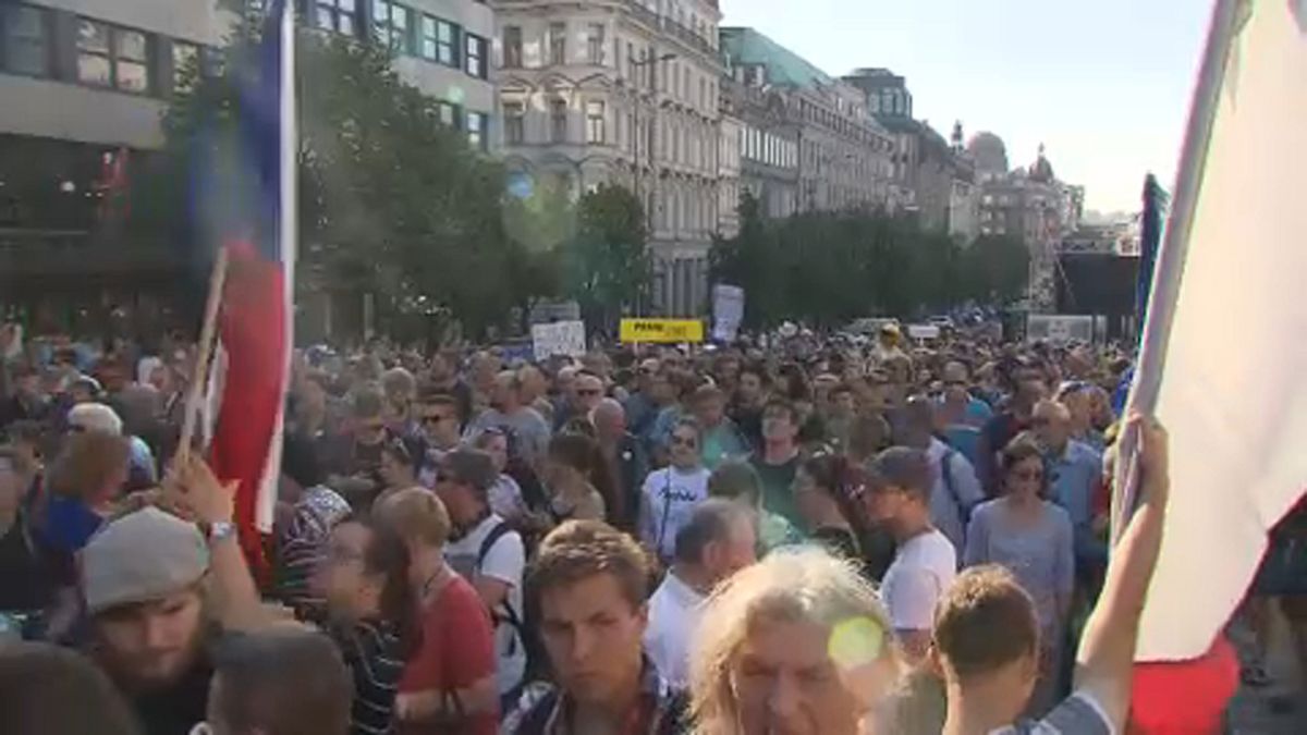 Csehország: Tüntetések Babis ellen