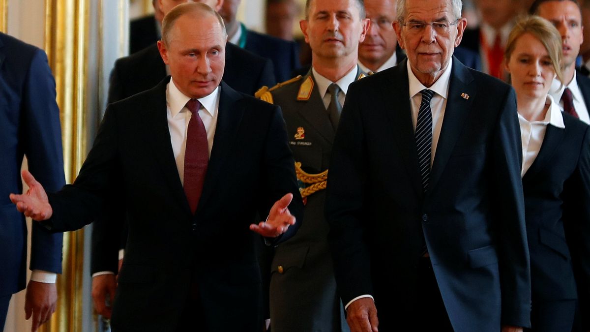 Putin all'Ue: "revoca sanzioni è interesse di tutti"