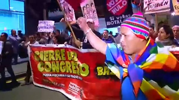 La guerra de los televisores en Perú La guerra de los televisores en Perú