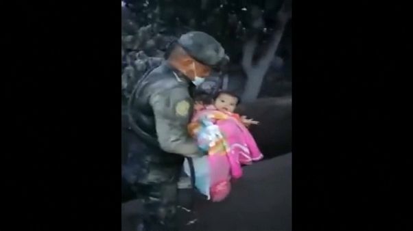 Guatemala, bimba salvata dalla cenere Guatemala, bimba salvata dalla cenere