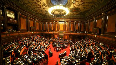 Olasz szenátus: szennyező nomádellenes törvények