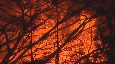 شاهد: بركان جزيرة هاواي الثائر يهدم أكثر من 200 بناء