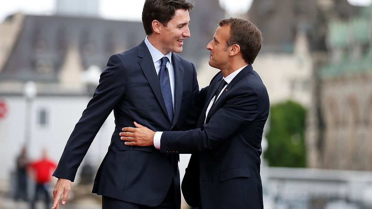 Justin Trudeau content de jaser avec Emmanuel Macron avant le G7 ou G6 + 1