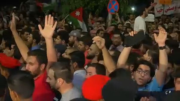 Jordánia: Egyre többen tüntetnek Jordánia: Egyre többen tüntetnek