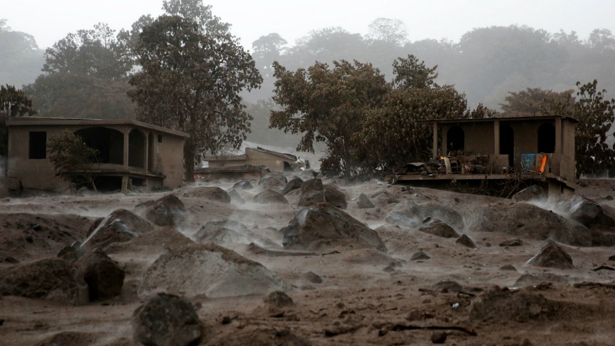 گزارش تصویری: فوران آتشفشان در گواتمالا ۹۹ قربانی گرفت