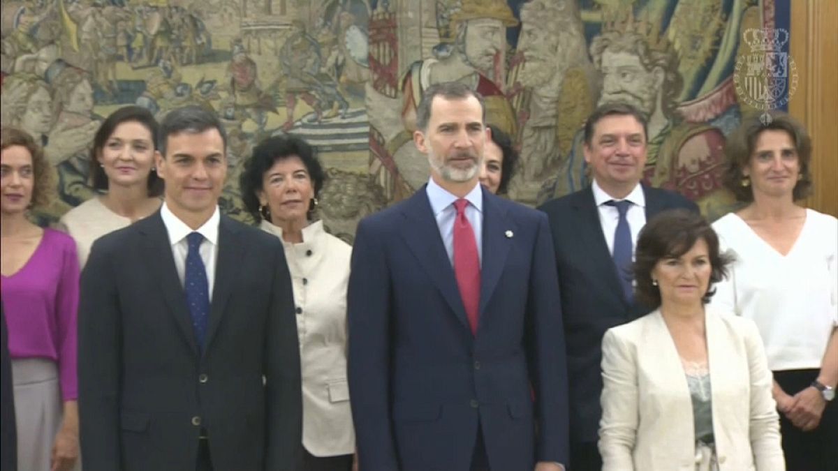 В Испании новое правительство: женщины во главе большинства ведомств