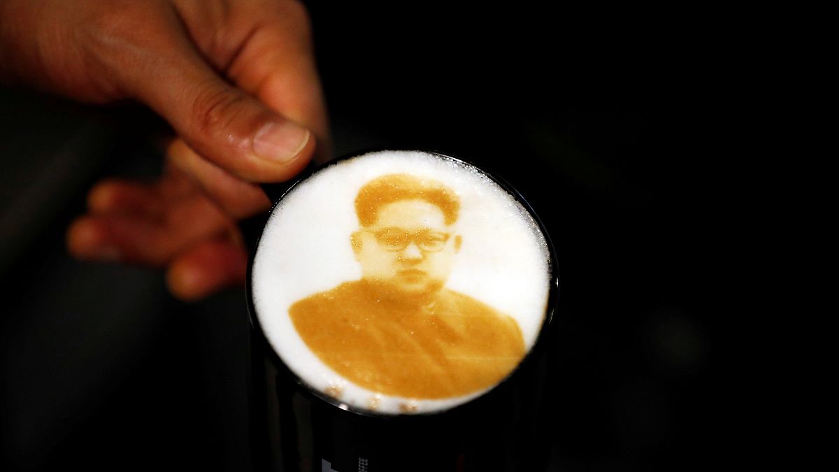 Όταν ο Κιμ Γιονγκ Ουν έγινε...καφέ λάτε!
