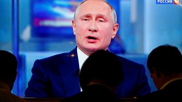 Las sanciones, la guerra en Siria, el dopaje de Estado... Putin responde al otro lado de la línea