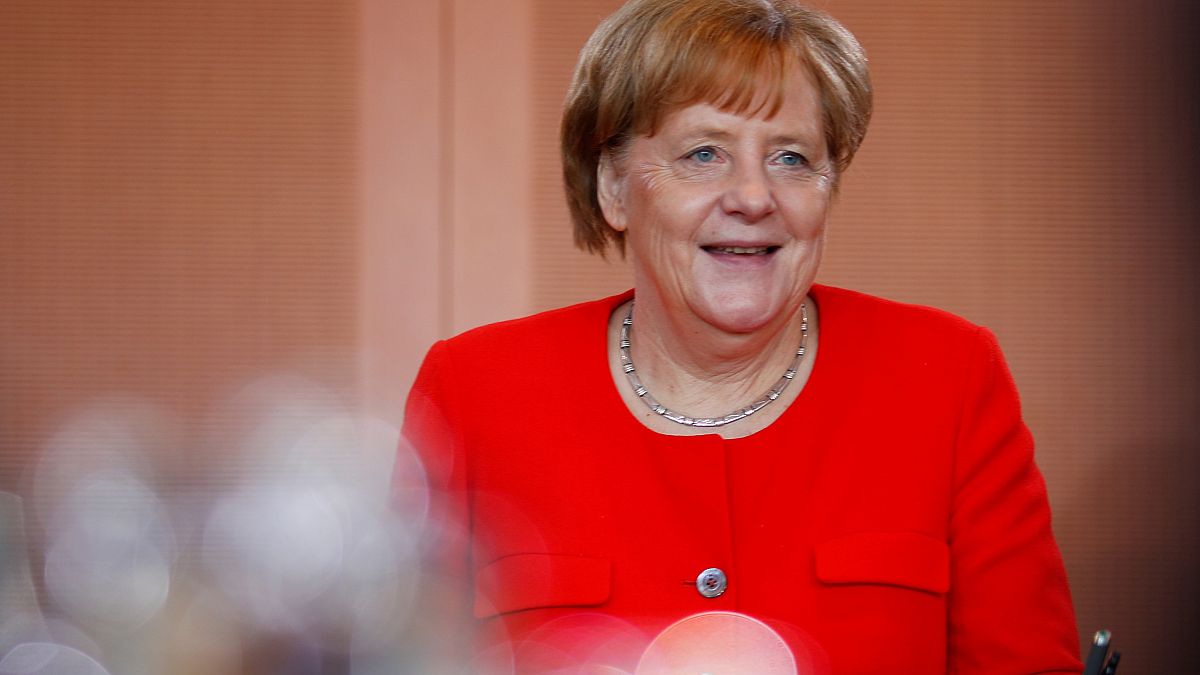 Droit d'asile : Angela Merkel veut faire cause commune