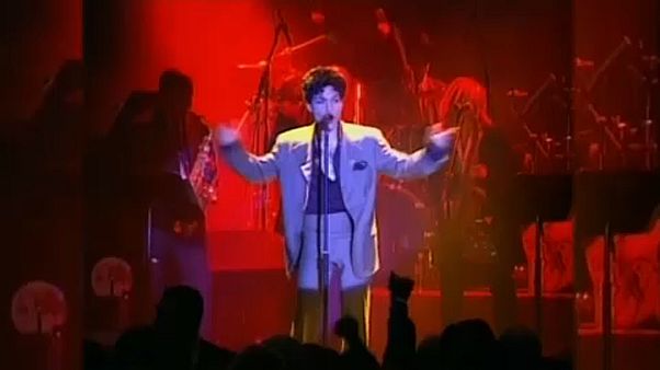 Prince: "Piano and a microphone", il nuovo album a settembre Prince: "Piano and a microphone", il nuovo album a settembre
