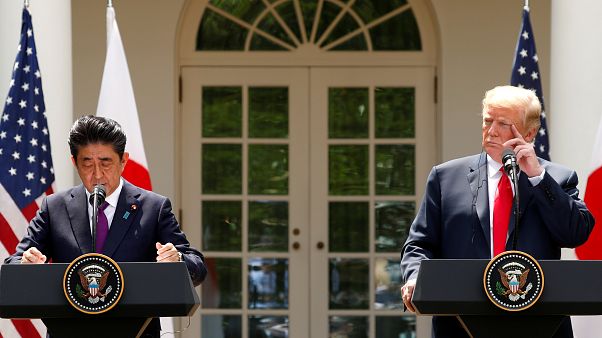 Ν. Τραμπ: «Εάν πάει καλά η συνάντηση με τον Κιμ, θα τον καλέσω στις ΗΠΑ» Ν. Τραμπ: «Εάν πάει καλά η συνάντηση με τον Κιμ, θα τον καλέσω στις ΗΠΑ»