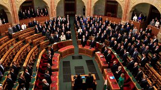 دولت مجارستان در قانون اساسی بازنگری می کند