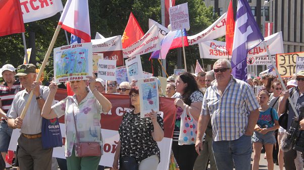 Все школы в Латвии переходят на латышский язык Все школы в Латвии переходят на латышский язык