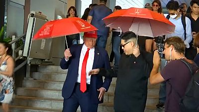 Trump and Kim impersonators thrill crowd in Singapore