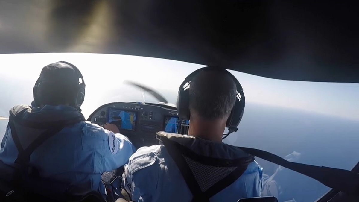 2 Piloten werden zu Flüchtlingsrettern