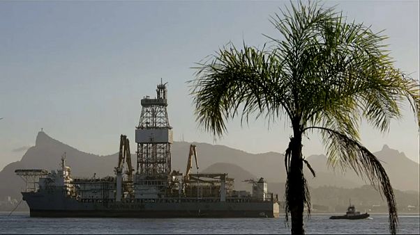 Brasil arrecada mais de 700 milhões de euros em leilão de explorações petrolíferas Brasil arrecada mais de 700 milhões de euros em leilão de explorações petrolíferas